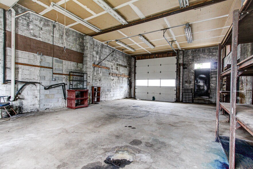 More Photos Of 3328 Huntingdon Pike, Huntingdon Valley Service For Sale