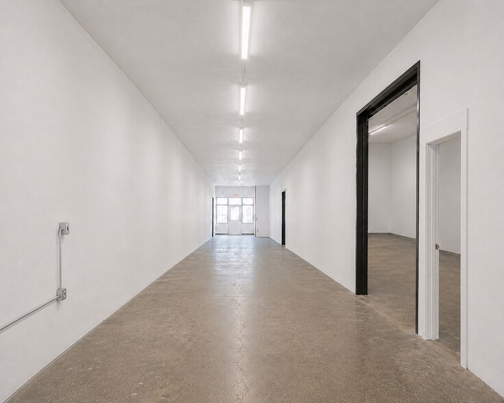 More Photos Of 14750 Arminta St, Panorama City Manufacturing For Lease