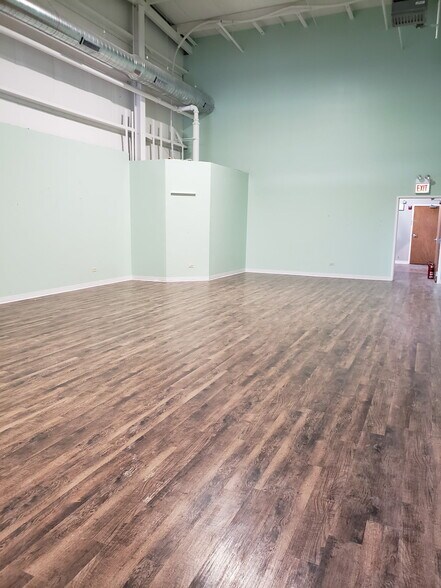 More Photos Of 6370 W Emerald Pky, Monee Warehouse For Lease
