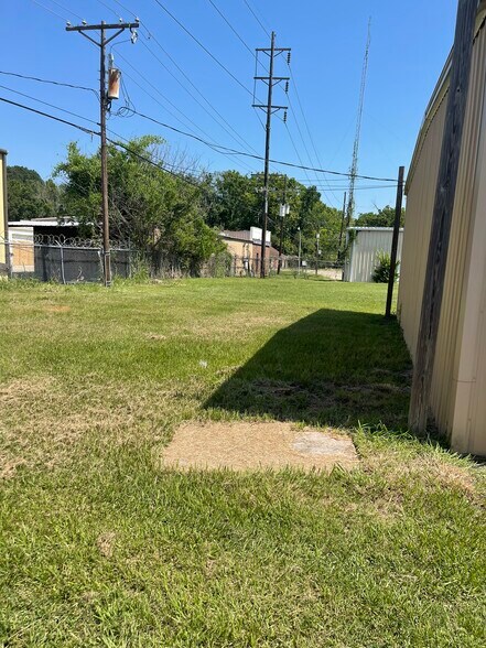 More Photos Of 1123 N Carrollton Ave, Baton Rouge Warehouse For Lease