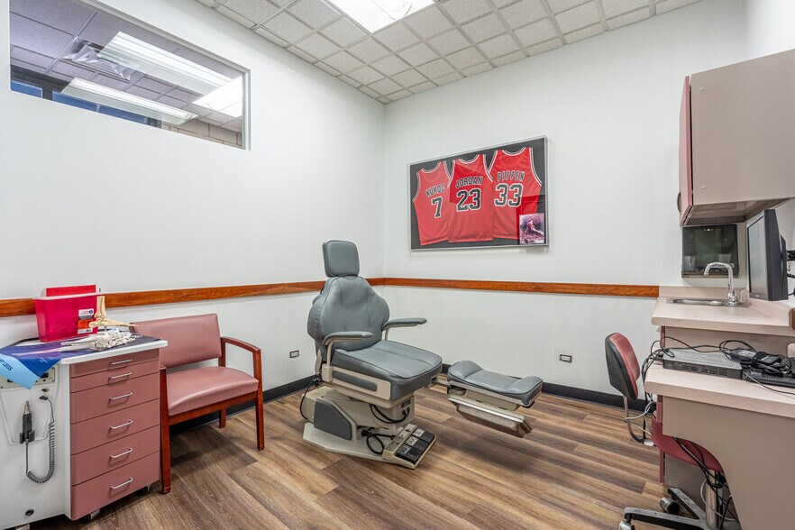 More Photos Of 2220 W Belmont Ave, Chicago Apartments For Sale