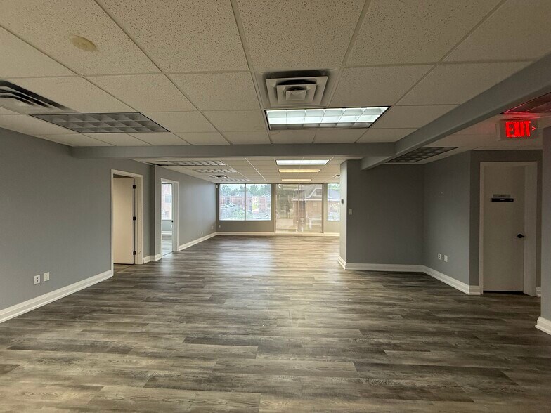 More Photos Of 361 King St, Midland Office For Lease