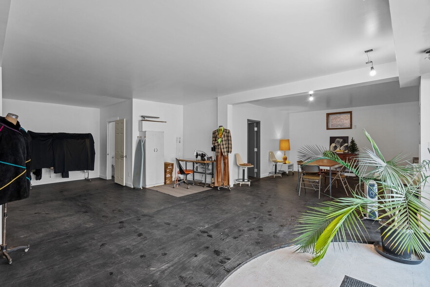 More Photos Of 3547 Kensington Ave, Philadelphia General Retail For Sale