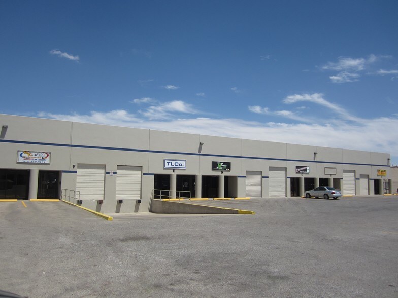 More Photos Of 3733 Shell St, El Paso Showroom For Lease