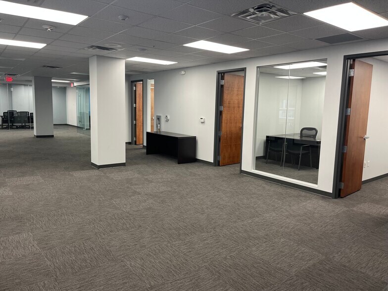 More Photos Of 1120 E Kennedy Blvd, Tampa Office For Sale