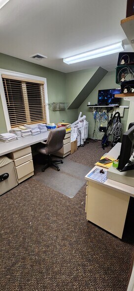 More Photos Of 24 Straitsville Rd, Prospect Showroom For Sale