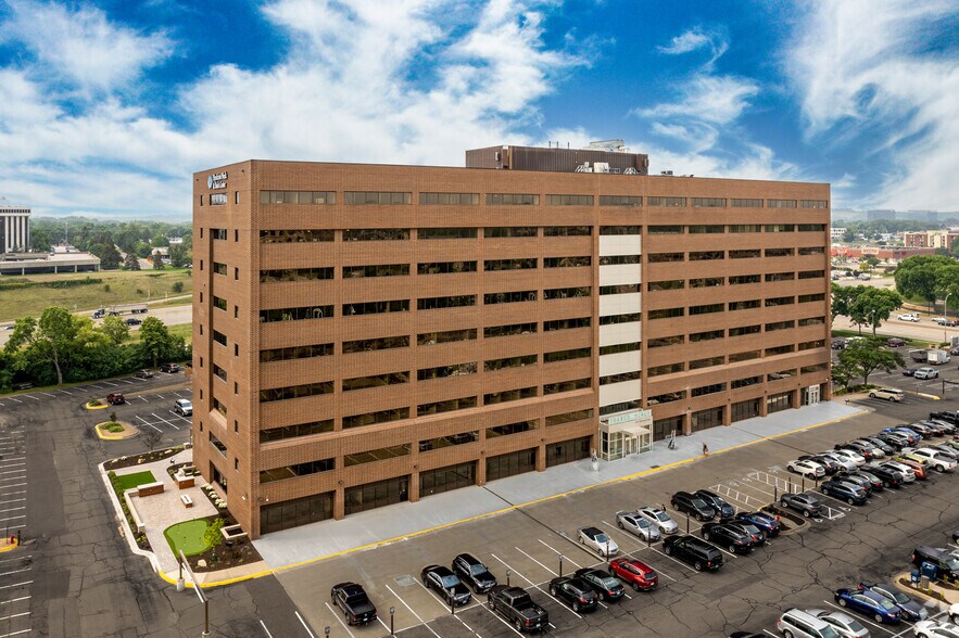 More Photos Of 3601 Minnesota Dr, Bloomington Medical For Lease