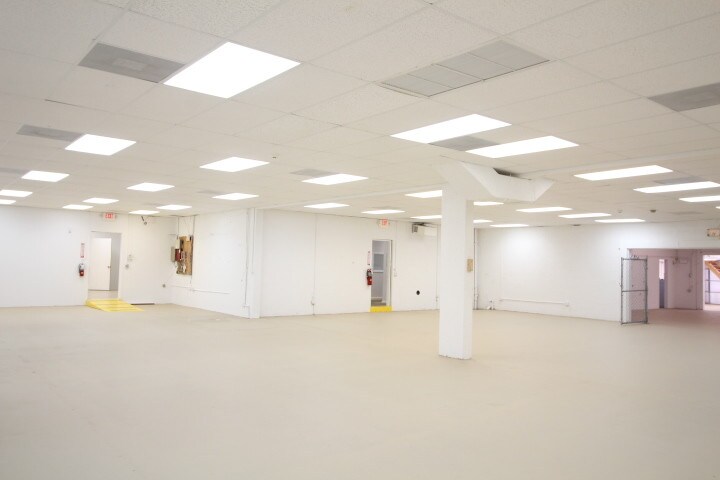 More Photos Of 609 N Railroad Ave, Boynton Beach Warehouse For Lease