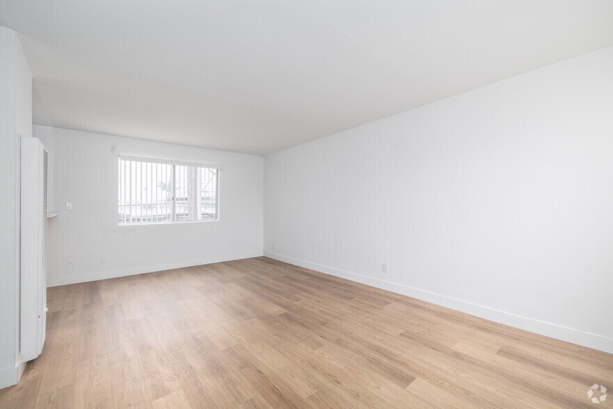 More Photos Of 12756 Venice Blvd, Los Angeles Apartments For Sale