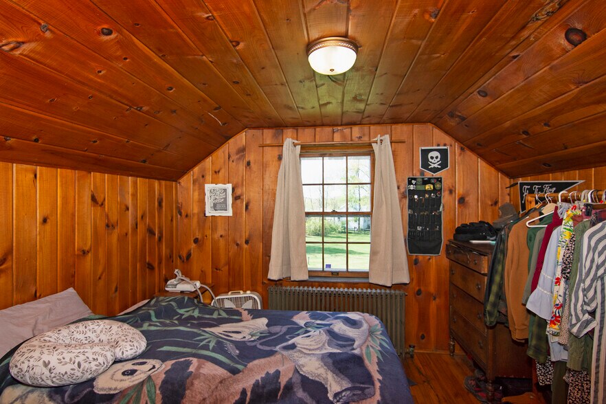 More Photos Of 8789 Seneca Trail South, Ronceverte Office For Sale