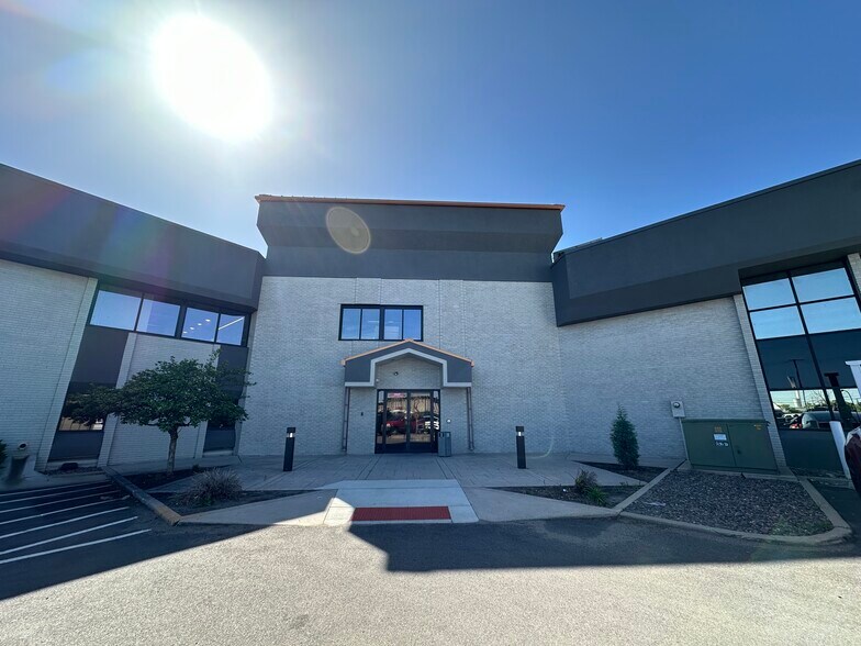 More Photos Of 400 W 48th Ave, Denver Office For Sale