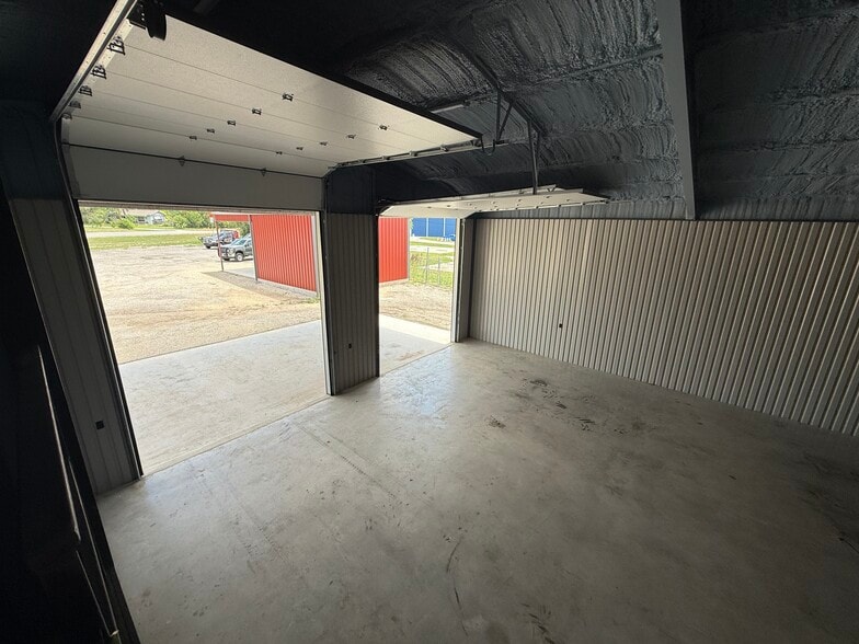 More Photos Of 4235 FM 78, McQueeney Flex For Lease