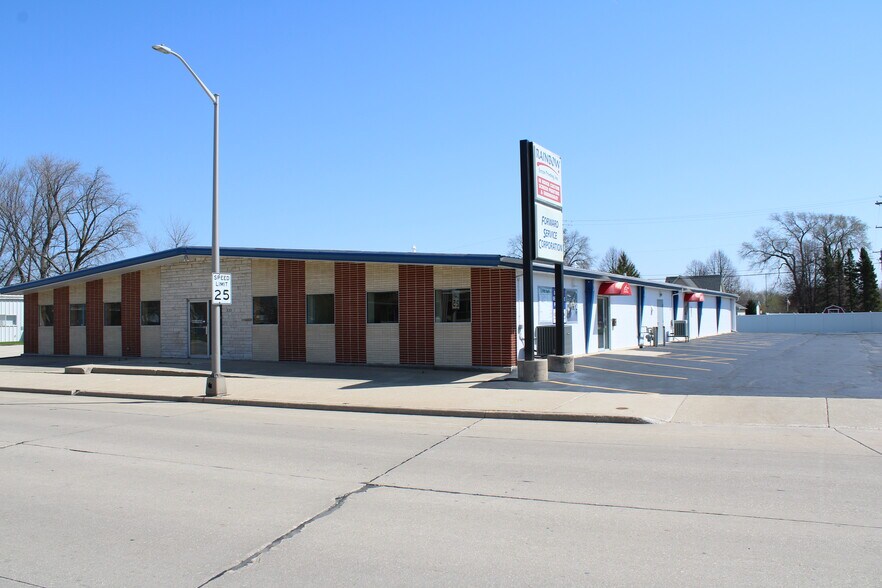 More Photos Of 223 N Seymour St, Fond Du Lac Office For Lease