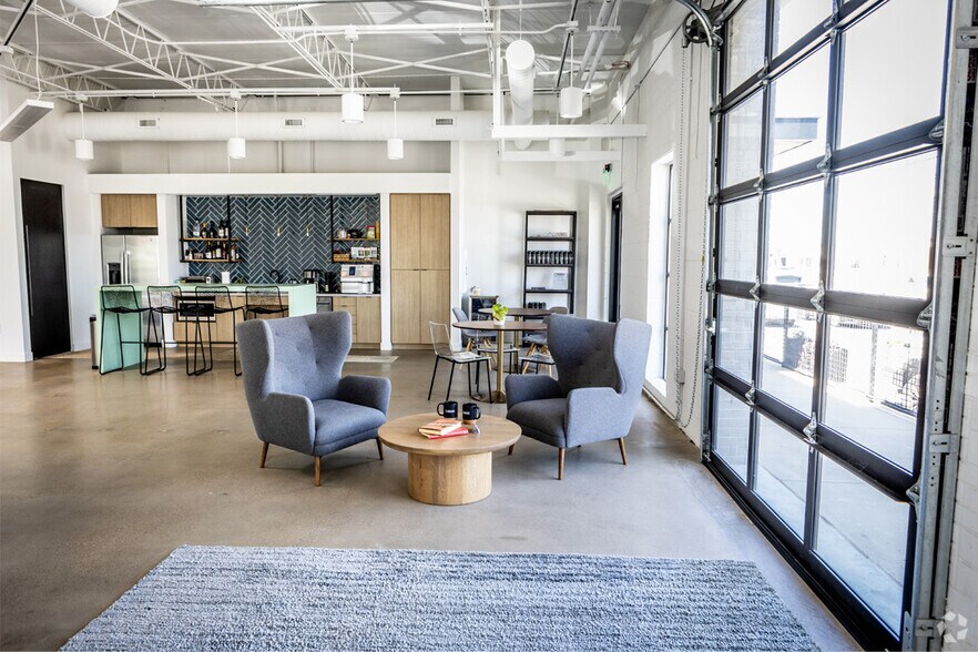 More Photos Of 119-127 Manufacturing St, Dallas Unknown For Lease