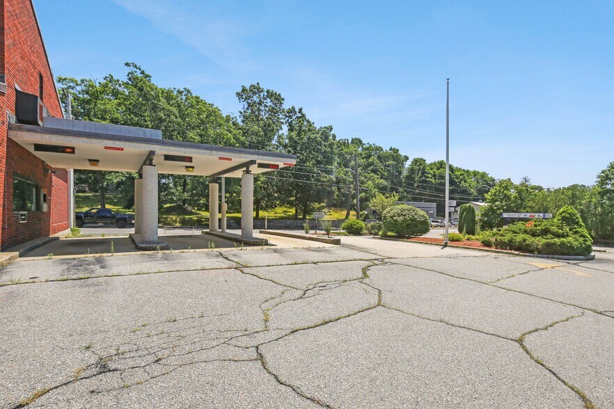 More Photos Of 1 N Main St, Webster Bank For Sale