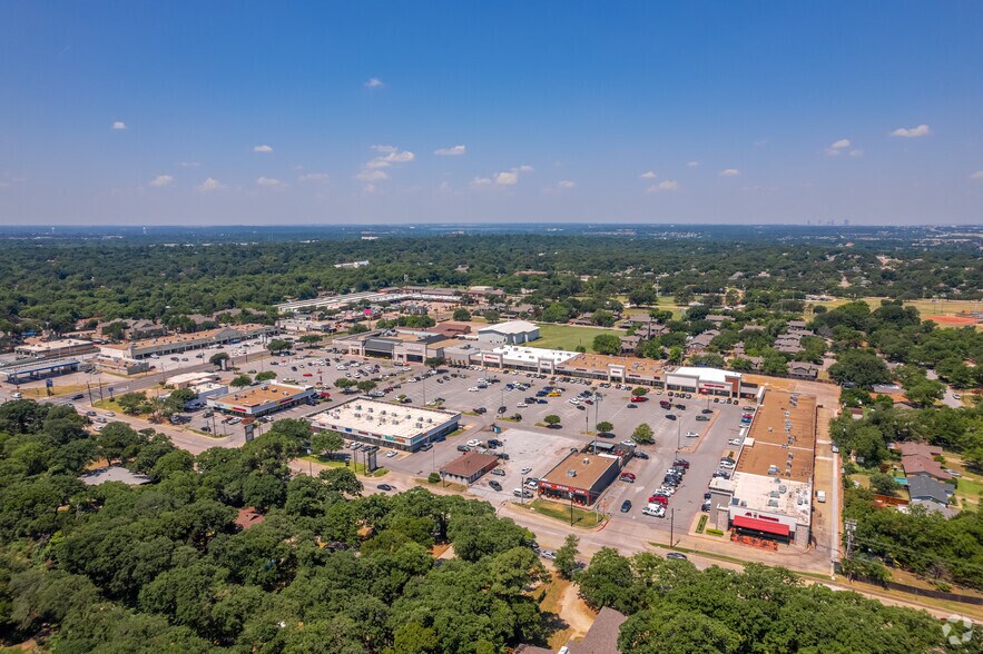 More Photos Of 1701 W Randol Mill Rd, Arlington Unknown For Sale