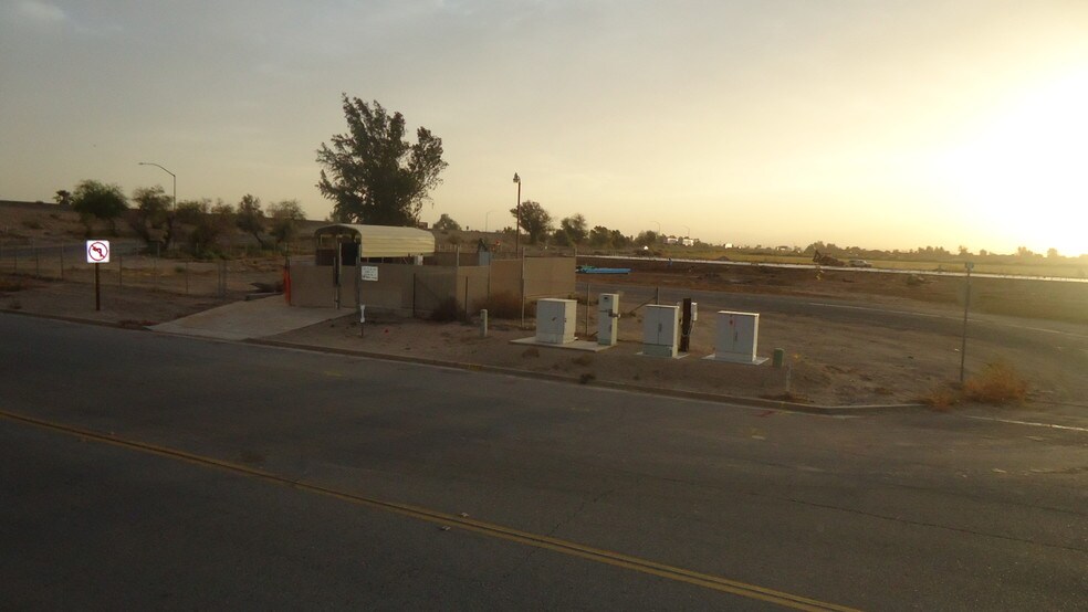 More Photos Of Intake Blvd, Blythe Land For Sale
