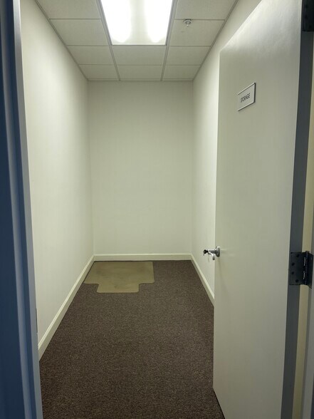 More Photos Of 3301-3389 NW 97th Ave, Miami Warehouse For Lease