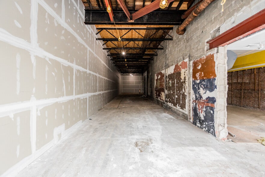 More Photos Of 6538-6540 Woodward Ave, Detroit Storefront Retail Office For Lease