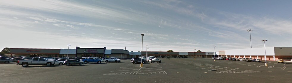 More Photos Of 10780 Pebble Hills Blvd, El Paso Unknown For Lease