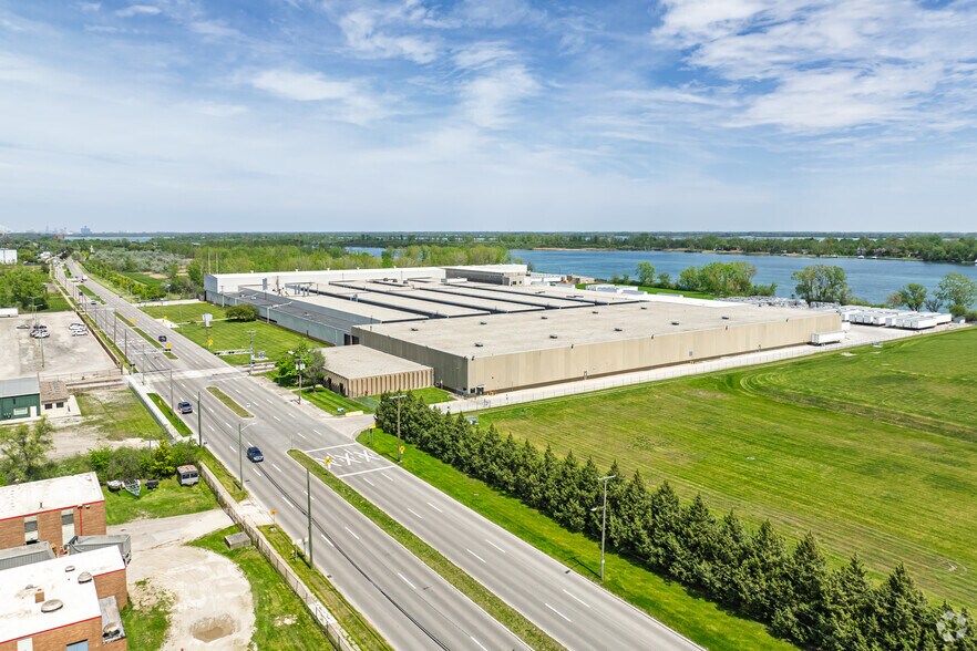 More Photos Of 17423 W Jefferson Ave, Riverview Industrial For Sale