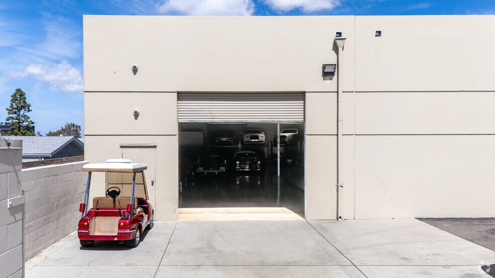 More Photos Of 23461 Ridge Route Dr, Laguna Hills Unknown For Lease