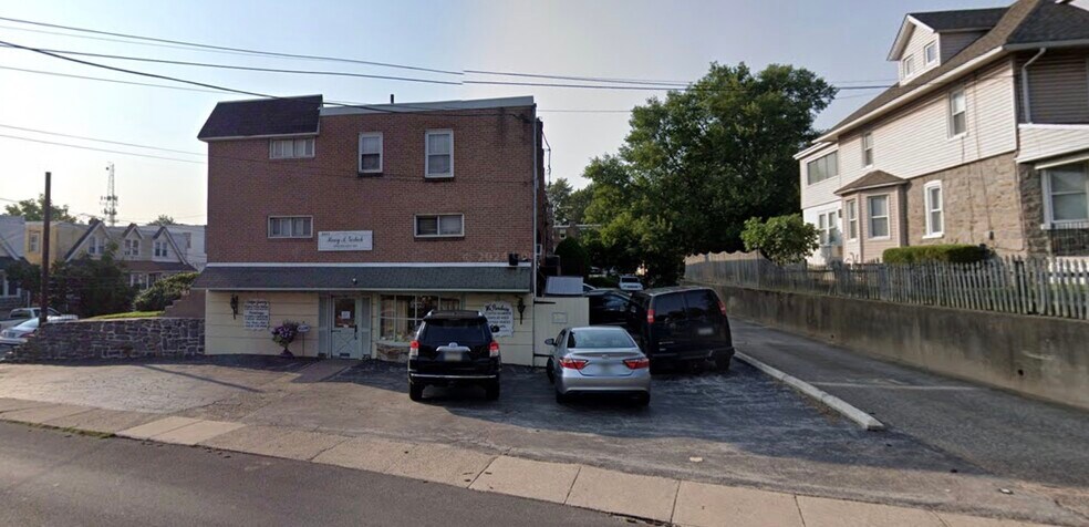 Primary Photo Of 414 S State Rd, Upper Darby General Retail For Lease
