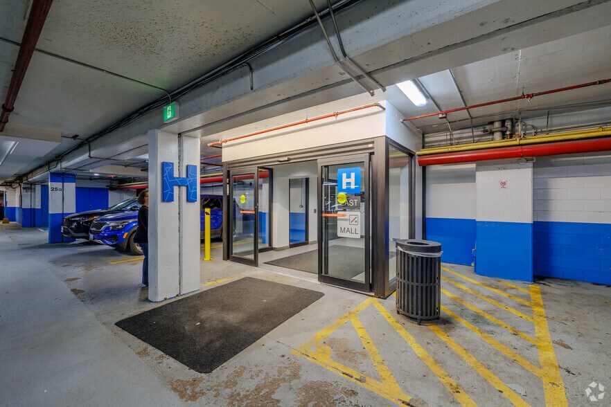 More Photos Of 100, 110, and 120 King St W, Hamilton Unknown For Lease