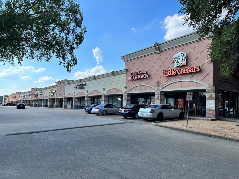 Primary Photo Of 5600-5610 Gulfton Dr, Houston Unknown For Lease