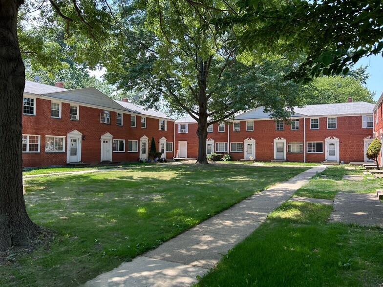 More Photos Of 430 Kenwood Dr, Euclid Apartments For Sale