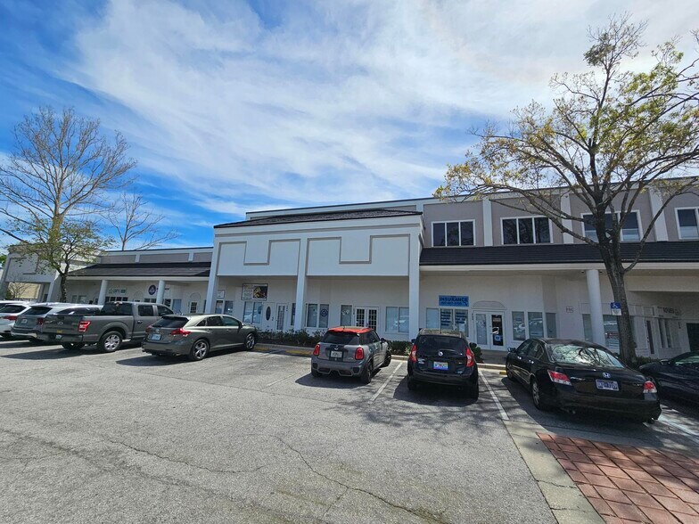 More Photos Of 218-384 Wilshire Blvd, Casselberry Office For Lease
