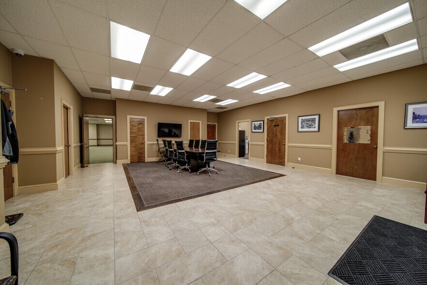 More Photos Of 322 S Main St, Lancaster Medical For Sale