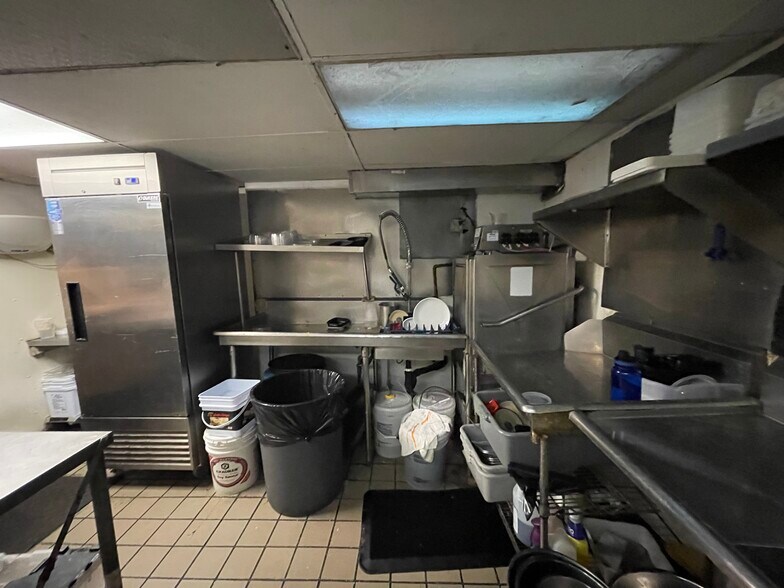 More Photos Of 5432 Walnut St, Pittsburgh Restaurant For Lease