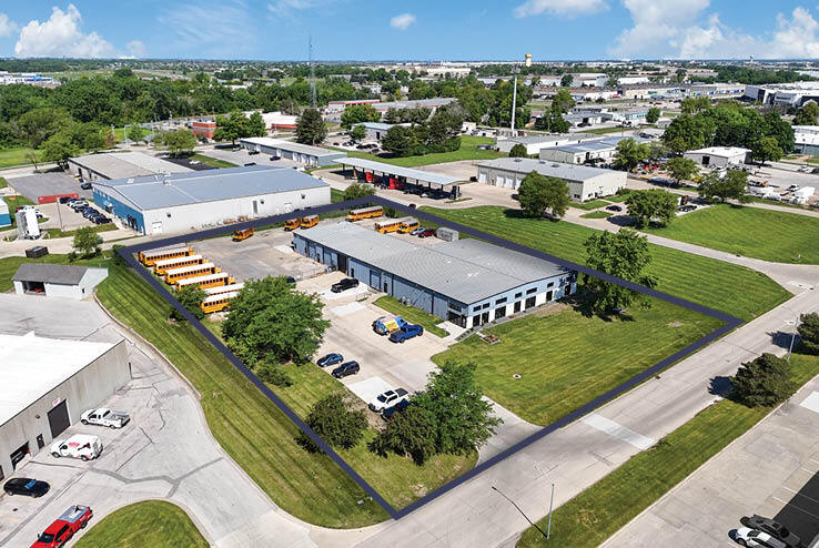 More Photos Of 3300 NW 101st St, Urbandale Warehouse For Sale