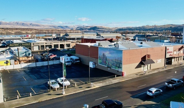 More Photos Of 623 E 3rd St, The Dalles Freestanding For Sale