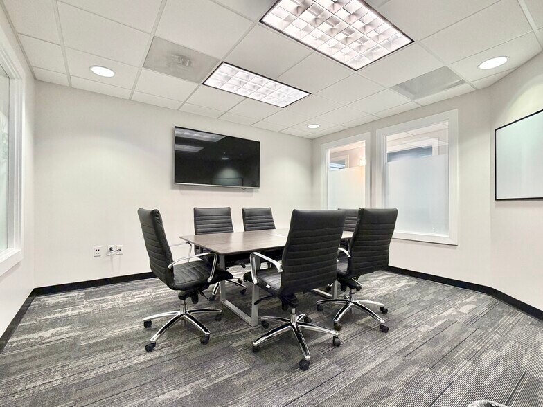 More Photos Of 4440 PGA Blvd, Palm Beach Gardens Coworking Space