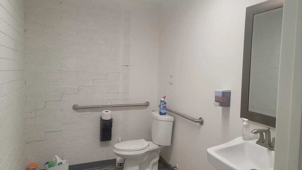 More Photos Of 409-413 N Main St, Eloy General Retail For Sale