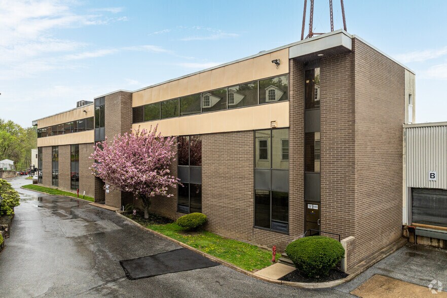 Primary Photo Of 2 New Rd, Aston Township Warehouse For Lease