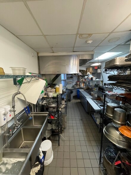 Primary Photo Of 1282 North Ave, New Rochelle Restaurant For Lease