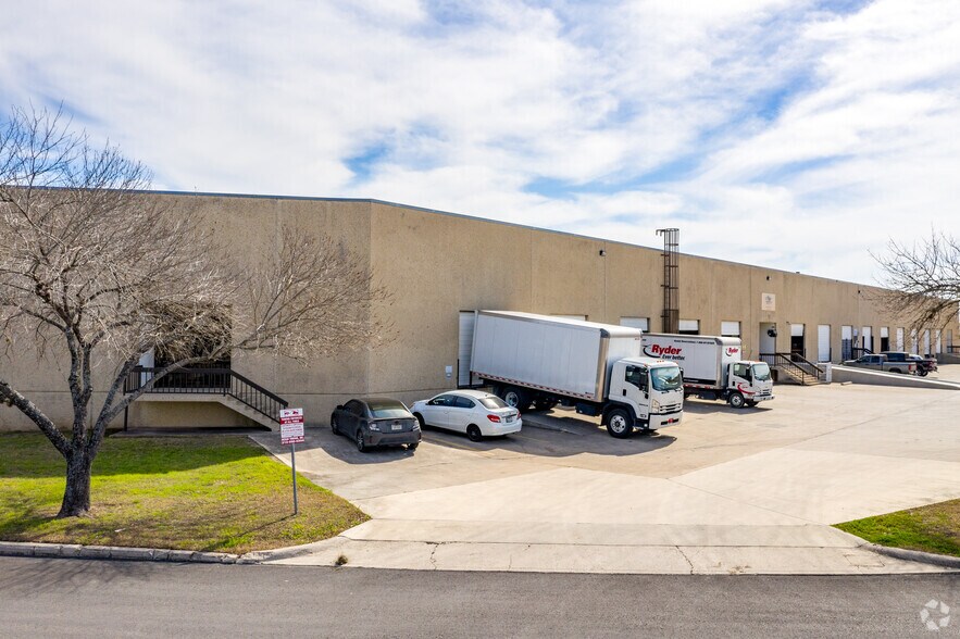 Primary Photo Of 1751-1769 Shipman Dr, San Antonio Distribution For Lease