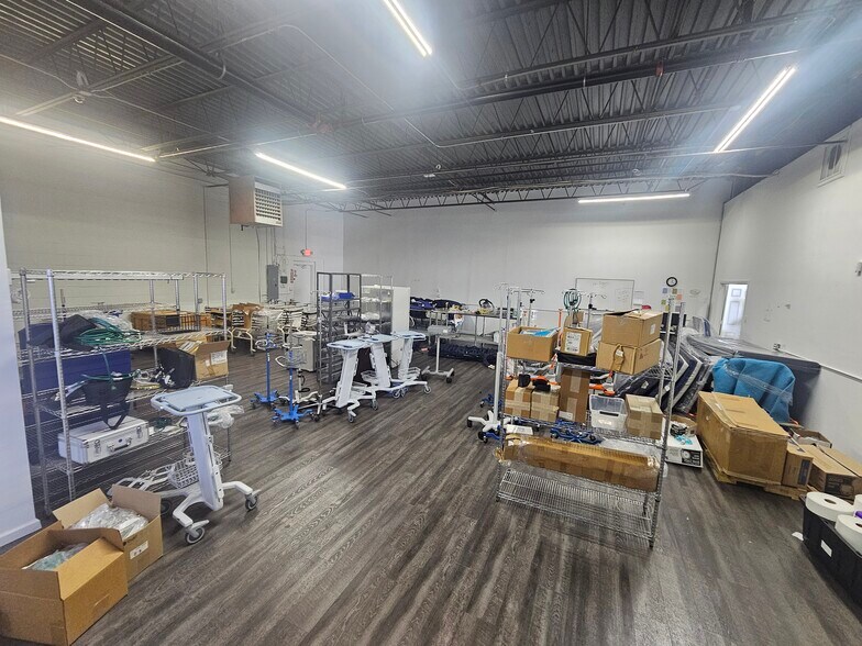 More Photos Of 424 Kelley Dr, West Berlin Light Distribution For Lease