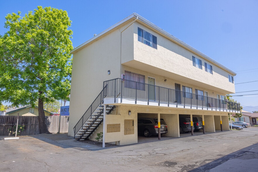 More Photos Of 75 N Hebbron Ave, Salinas Apartments For Sale