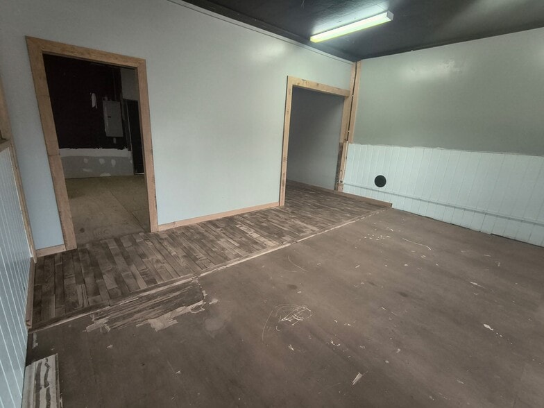 More Photos Of 202 E. North Main Street, Littleton General Retail For Sale