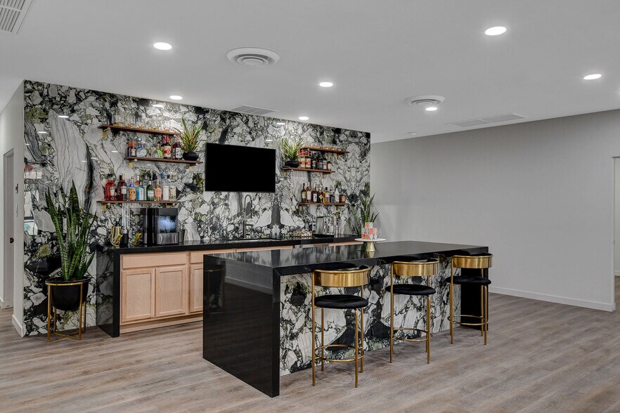 More Photos Of 319 S 3rd St, Las Vegas Loft Creative Space For Sale