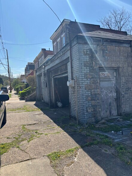 More Photos Of 1314 Murtland St, Pittsburgh Flex For Sale