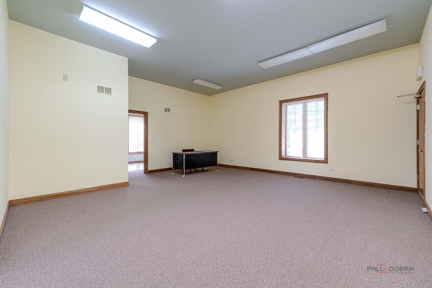More Photos Of 1017-1019 W Park Ave, Libertyville Medical For Sale