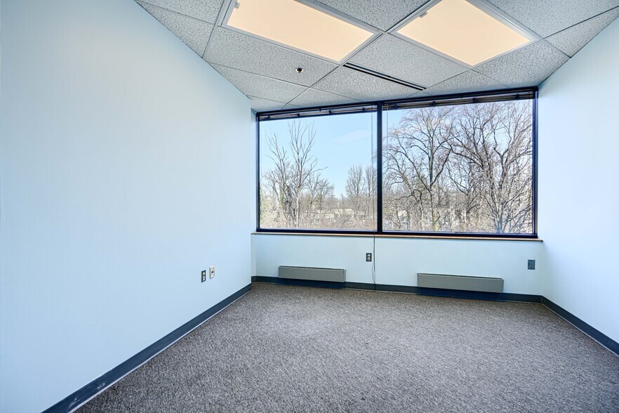 More Photos Of 8815 Centre Park Dr, Columbia Medical For Lease