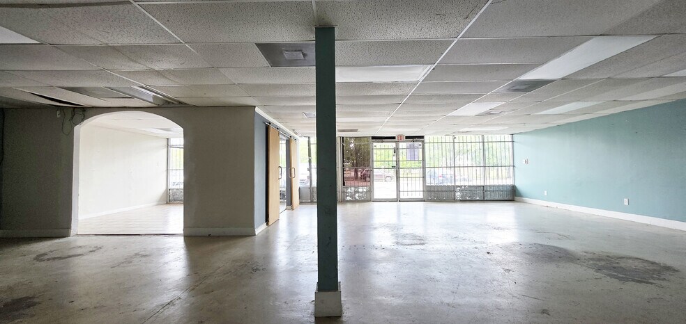 More Photos Of 6417-6433 Bissonnet St, Houston Unknown For Lease
