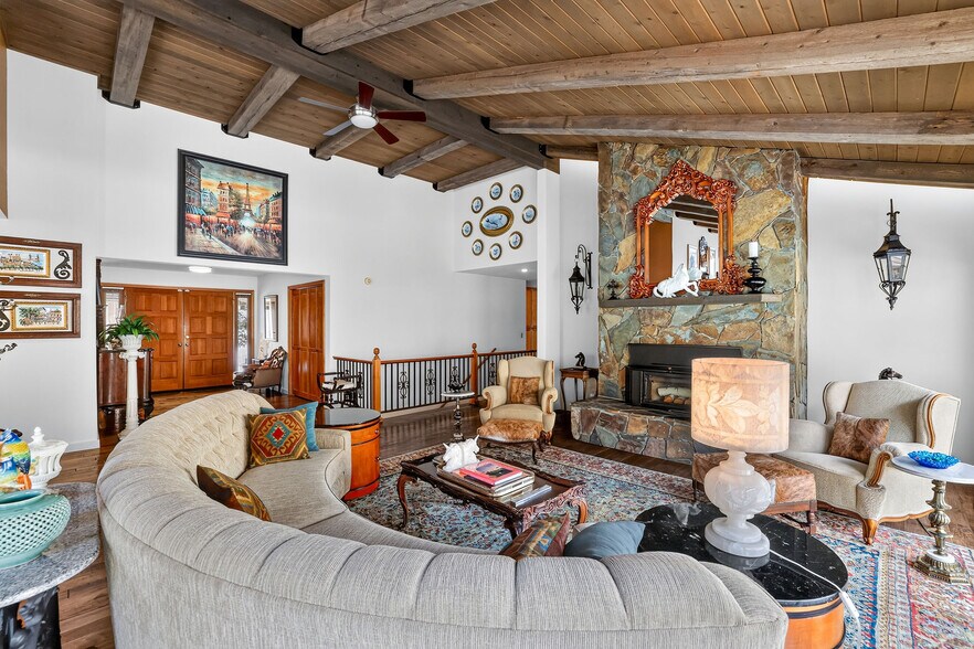 More Photos Of 420-422 Main Street St, Riggins Specialty For Sale