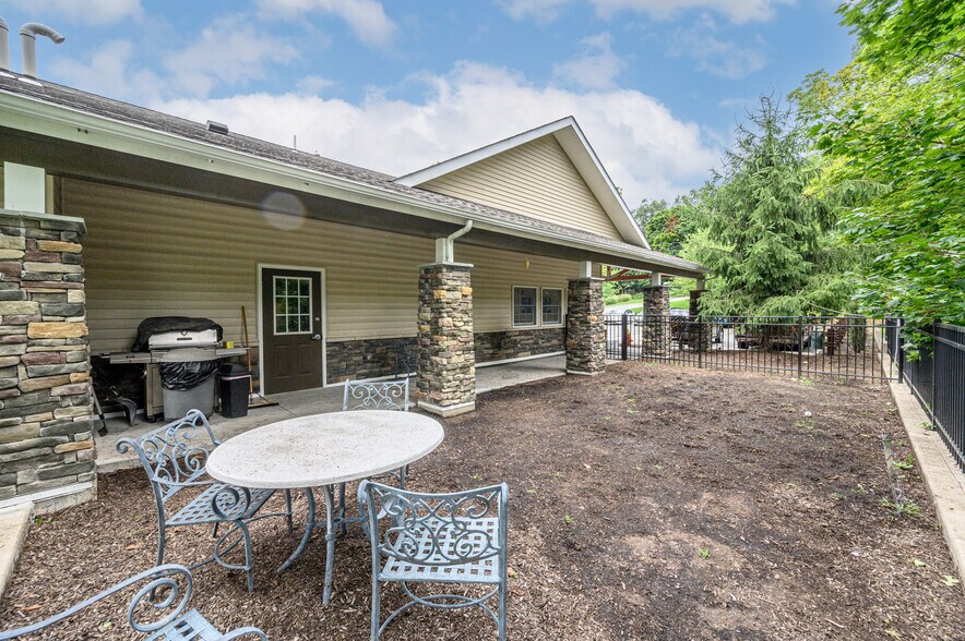 More Photos Of 612 Mount Pleasant Ave, West Orange Veterinarian Kennel For Sale